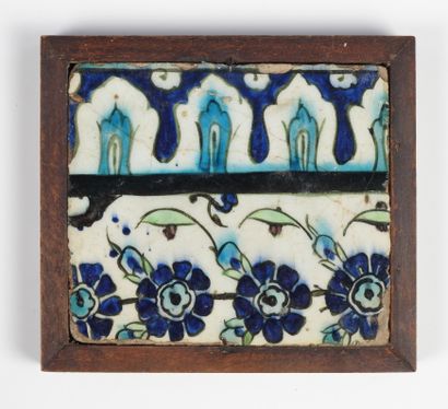 null Framed tile in polychrome ceramics with vegetal decoration.alterations,chips...