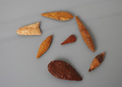 null Seven flint arrowheads and others.

Neolithic.Circa 4000av J.C.

Sahara.3 to...