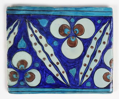 null Diyarbakir bordure en céramique polychrome ottomane à décor végétal.

Circa...