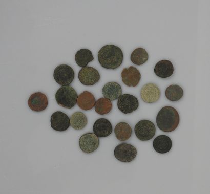 Ving monnaies.Bronze.Bas empire romain.