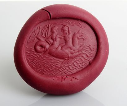 null Important intaglio representing a couple on a sea horse above the 1727ts

Agate...