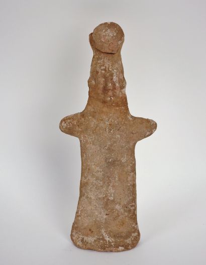 null Decimetrical idol in terracotta, patinated and worn by time.1st millennium B.C.

Prov...