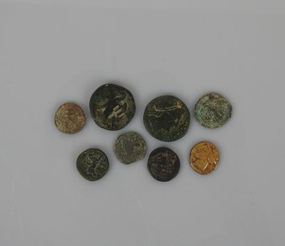 Huit monnaies grecques et carthaginoises...