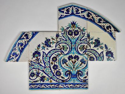 null 
Polychrome ceramic tiles from Kuthaya

Circa 18th century

60x 60 cm
