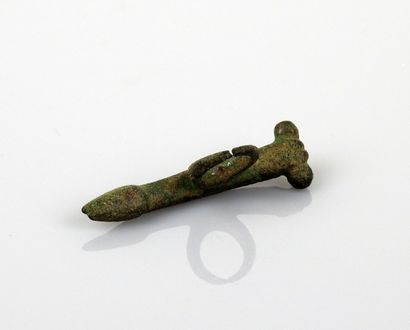 null Pendentif en forme de phallus

Bronze 4 cm

Période romaine