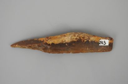 null Dagger on blade.broken and glued.Pressinian flint.

Neolithic or Chalcolithic...