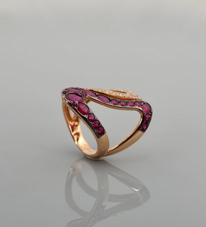 null Yellow gold openwork ring, 750 MM, covered with rubies total 1.50 carat and...