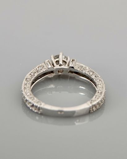 null Solitaire ring in white gold, 750 MM, set with a diamond weighing 0.42 carat...