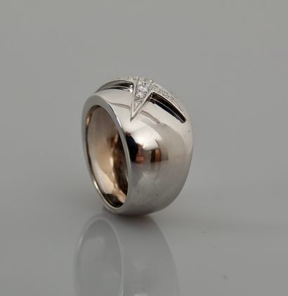 null MAUBOUSSIN , Divine Star. Ring in white gold, 750 MM, N° B17624, centered with...