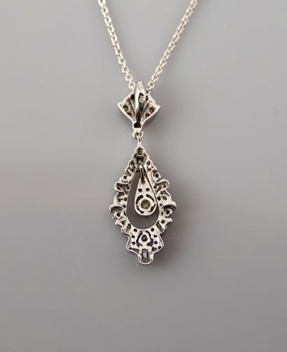 null Chain and pendant in white gold, 750 MM, decorated with diamonds total 0.50...