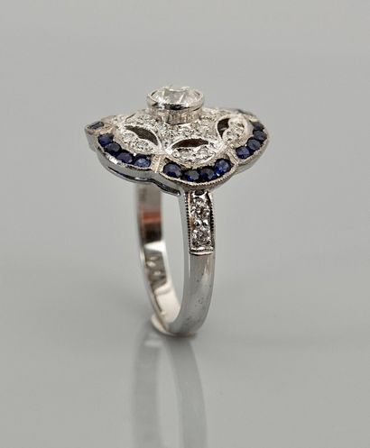 null Ring forming a cushion of white gold, 750 MM, covered with diamonds total 0.70...