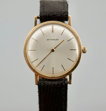 null Wittnauer

Gold-plated city watch with mechanical movement.

- Round gold-plated...