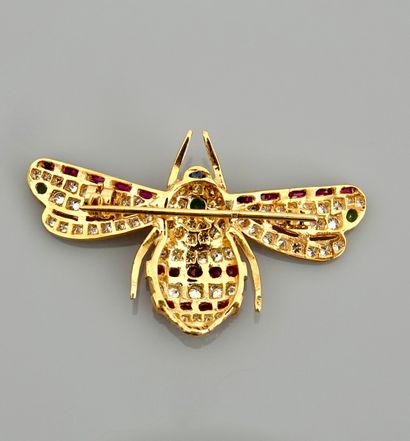 null Brooch drawing a yellow gold bee, 750 MM, decorated with yellow diamonds, total...