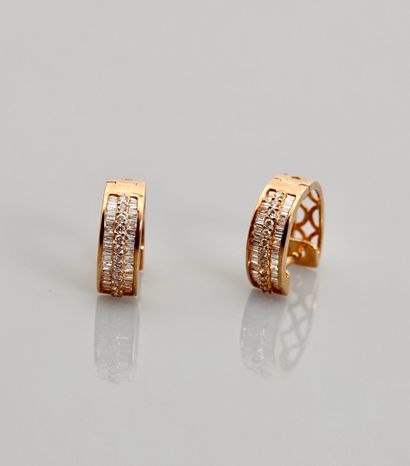 null Small pink gold hoop earrings, 750 MM, set with baguette-cut and round diamonds,...
