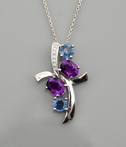 null Chain and pendant in white gold, 750 MM, decorated with two sapphires, two amethysts...