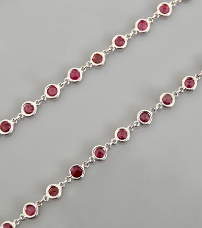 null Long necklace in white gold, 750 MM, set with 80 pink tourmalines, total 3 carats,...