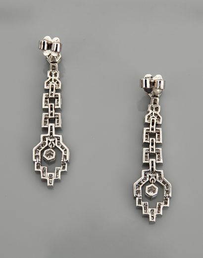 null Earrings in white gold, 750 MM, with geometric decoration covered with diamonds,...