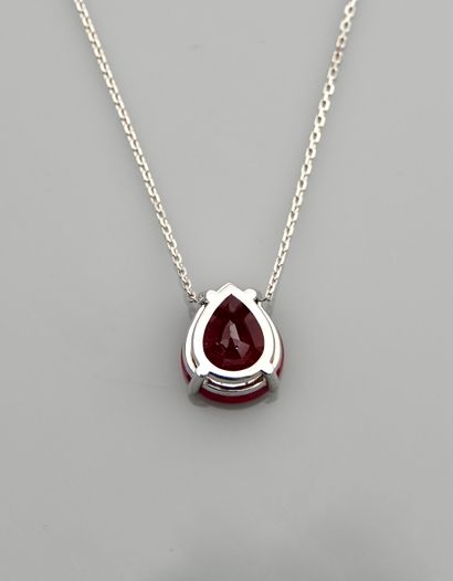 null White gold necklace, 750 MM, centered with a pear-cut treated ruby weighing...