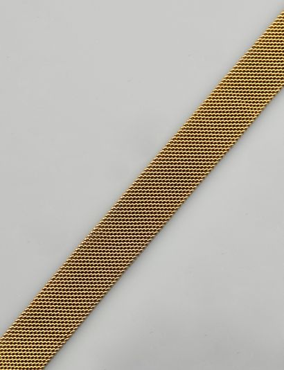 null Fine yellow gold bracelet, 750 MM, braided, length 18 cm, Early XXth century,...