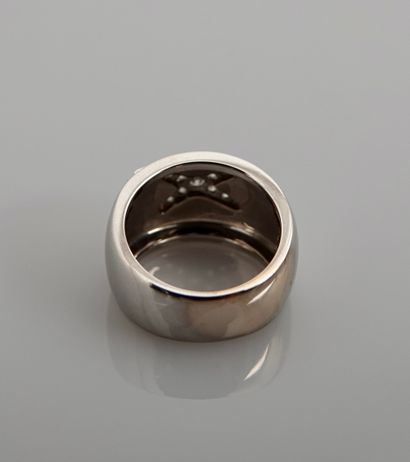 null MAUBOUSSIN , Divine Star. Ring in white gold, 750 MM, N° B17624, centered with...