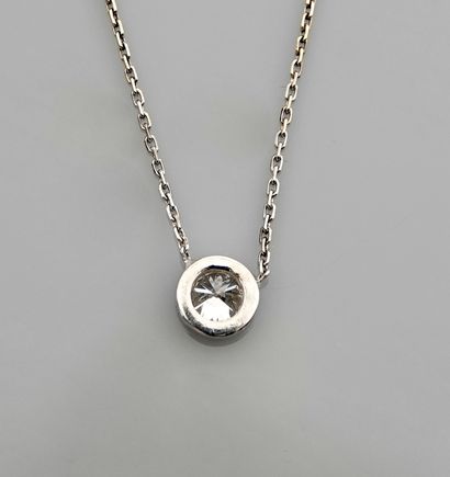 null White gold necklace, 750 MM, set with a brilliant-cut diamond weighing 0.65...