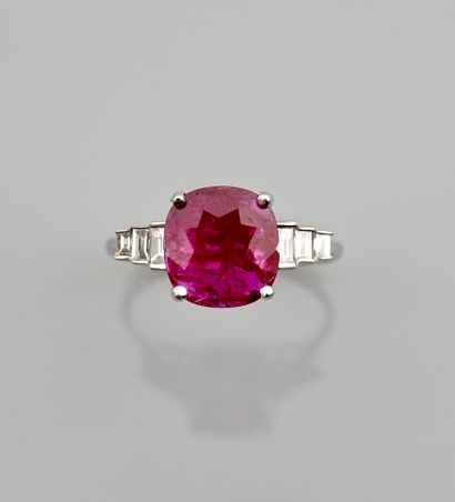 null Ring in white gold, 750 MM, set with a cushion-cut ruby weighing 1.59 carat...