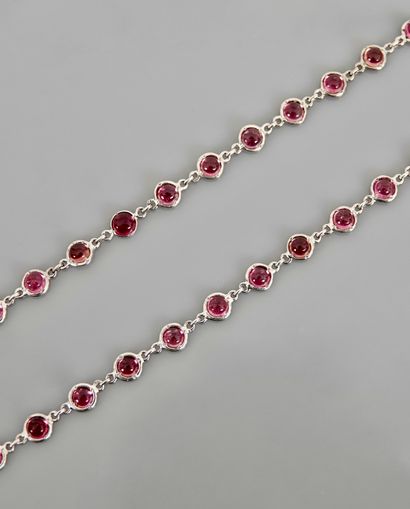 null Long necklace in white gold, 750 MM, set with 80 pink tourmalines, total 3 carats,...