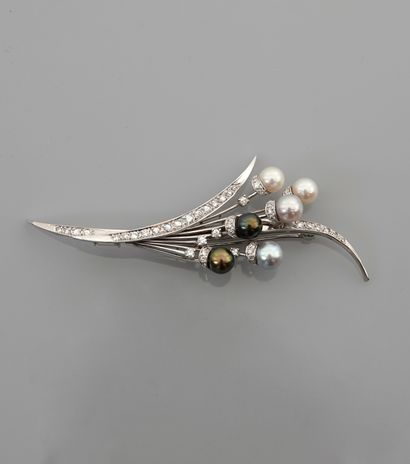 null Broche Bouquet en or gris, 750 MM, ornée de perles de culture blanches et grises...