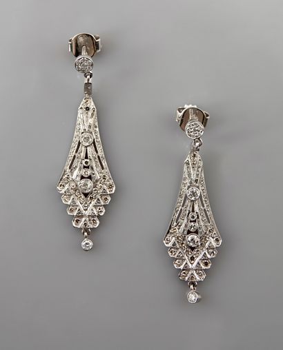 null White gold tiered earrings, 750 MM, covered with diamonds, total 1.90 carat,...
