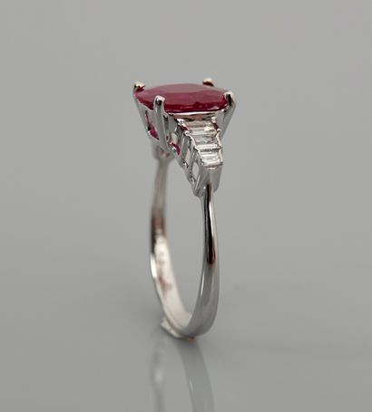 null Ring in white gold, 750 MM, set with a cushion-cut ruby weighing 1.59 carat...