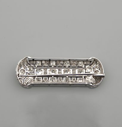 null Brooch in white gold 750MM and, platinum 900 MM, covered with diamonds, total...