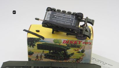 null DINKY TOYS FRANCE (1)

# 883 CHAR AMX POSEUR DE PONT

Première variante de 1964,...