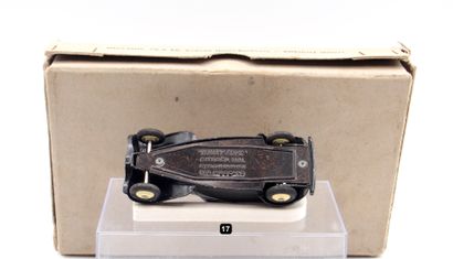 null DINKY TOYS FRANCE (2)

- # 24 N CITROËN 11 BL

Variant 2a from 1953. Small engraving...