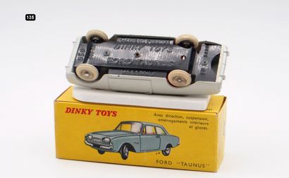 null DINKY TOYS FRANCE (1)

- # 559 FORD TAUNUS 17 M

Première variante de 1962,...