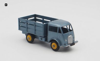 null DINKY TOYS FRANCE (1)

- # 25 A FORD CATTLE CAR

Variant from 1952 (type 2b)....