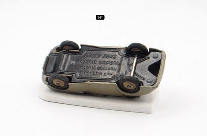 null DINKY TOYS GRANDE BRETAGNE (1)

- # 159 MORRIS OXFORD

Variante de 1954, sans...