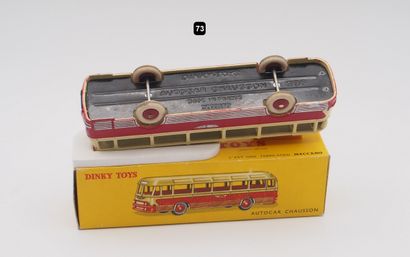 null DINKY TOYS FRANCE (1)

- # 29 F AUTOCAR CHAUSSON

Crème rouge, jantes convexes...