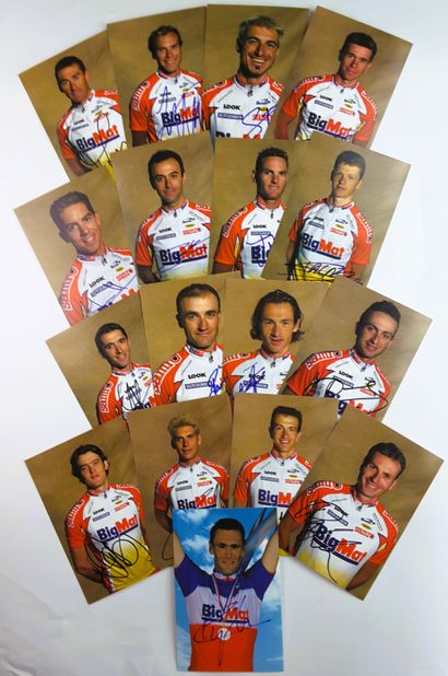 null FRANCE 2001 : 45 autographes

FRANCE – Equipe JEAN DELATOUR 2001 - Ensemble...