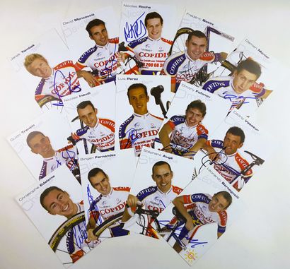 null FRANCE – Equipe COFIDIS 2005 - Ensemble de 29 autographes sur fiches illustrées...