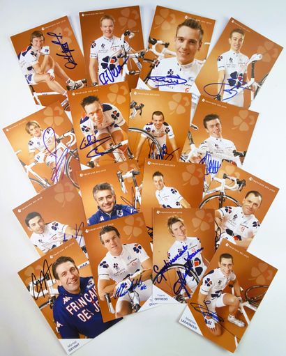 null FRANCE – Equipe FRANCAISE DES JEUX 2008 - Ensemble de 32 autographes sur fiches...