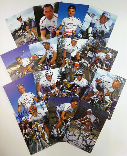 null FRANCE 1998 : 26 autographes

FRANCE – Equipe LOTUS (le nom de FESTINA a été...