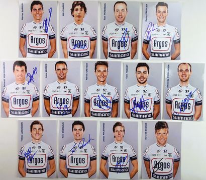 null 2013 : 29 autographs

ITALY - Team LAMPRE MERIDA 2013 - Set of 16 real photos...