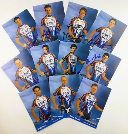 null ITALY 2002 : 22 autographs

ITALY - Team INDEX ALEXIA 2002 - Set of 11 photos...