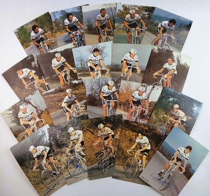  COLLECTION de 60 autographes sur cartes-photos de 1975 à 1981 (cartonnées 10,5 x...