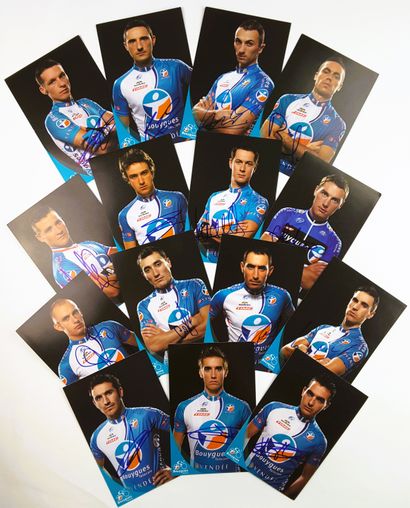 null FRANCE - Team BOUYGUES-TELECOM 2008 - Set of 29 autographs on illustrated cards...