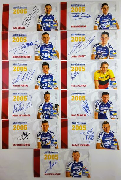 null FRANCE - Equipe AG2R 2005 – Ensemble de 21 autographes sur fiches illustrées...