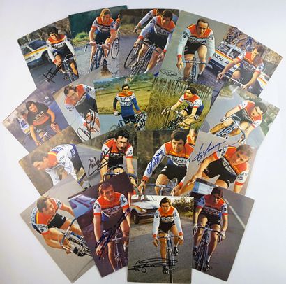 null FRANCE ANNEES 70 : 38 autographes

Equipe GAN MERCIER 1974 – Ensemble de 10...