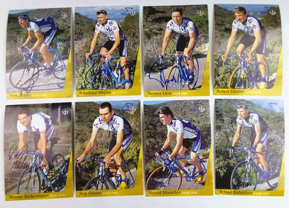 null GERMANY 2001 : 22 autographs

GERMANY - Team GEROLSTEINER 2001 - Set of 14 real...