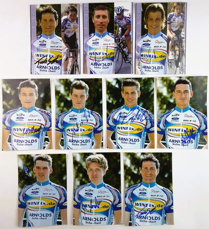null GERMANY 2004 : 29 autographs

GERMANY - Team WINFIX 2004 - Set of 7 photos (10...