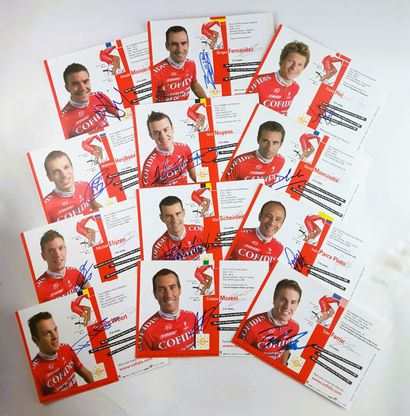 null FRANCE - Equipe COFIDIS 2007 – Ensemble de 31 autographes sur fiches illustrées...